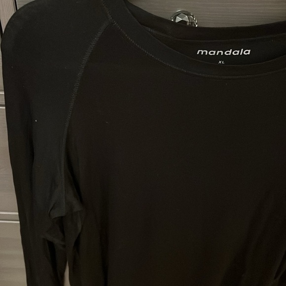 NWOT Mandala under scrub long sleeve shirt size XL. Never worn! - Picture 3 of 4